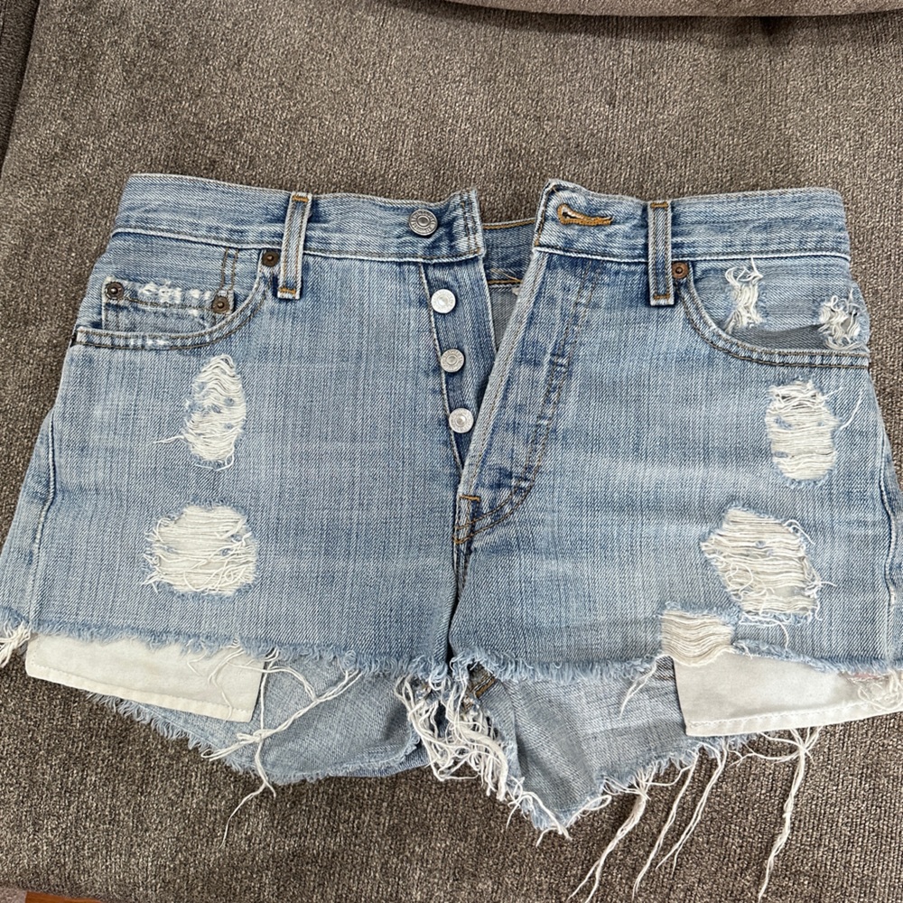 Levi Distressed Short Shorts Size 4